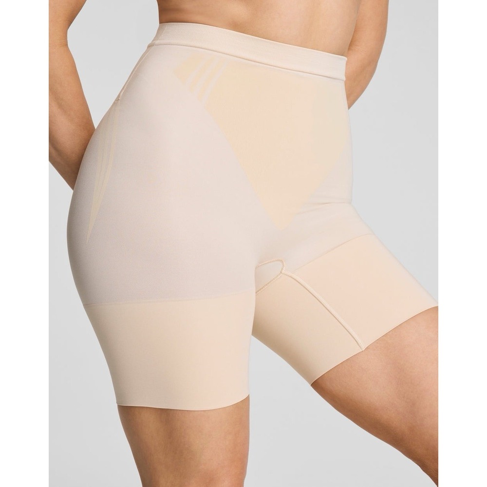 SPANX Sculpt GoFigure Mid-Thigh Shorts M Chai Beige Shapewear 10608R NWOT